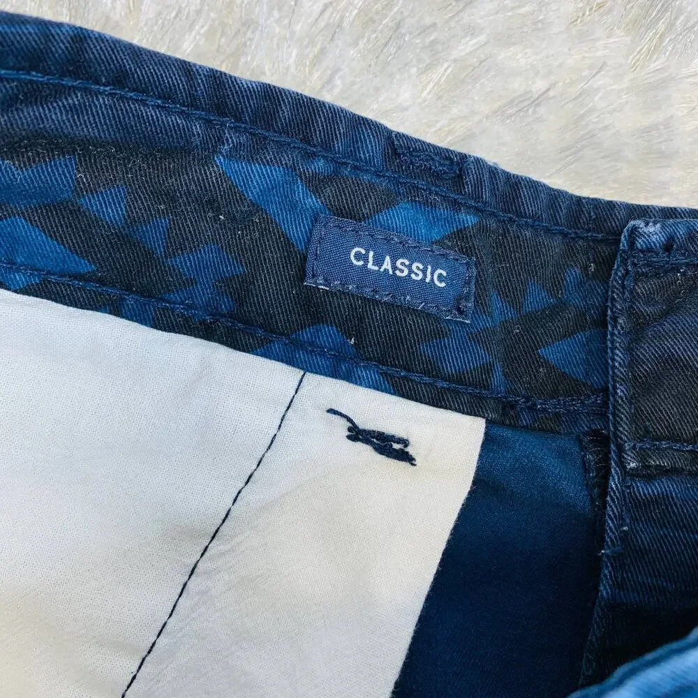 American Eagle Classic Chino Shorts Aztec Pattern Blue on Blue Sz 32